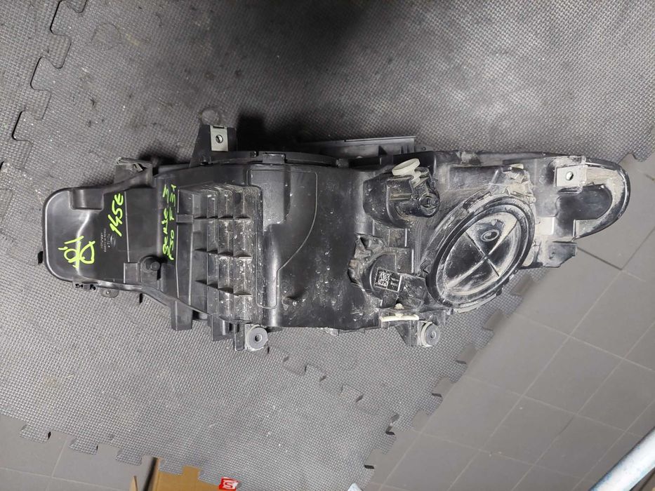 farol direito BMW f30