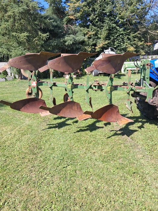 Pług 3 skibowy obrotowy eberhardt