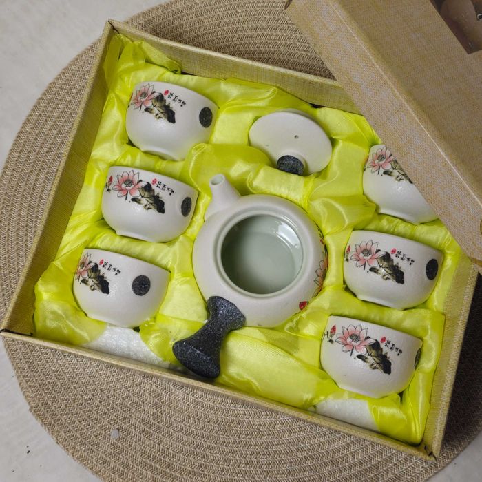 Подарунковий порцеляновий чайний набір +❱ сервіз на 6 персон ❰+ лотоси