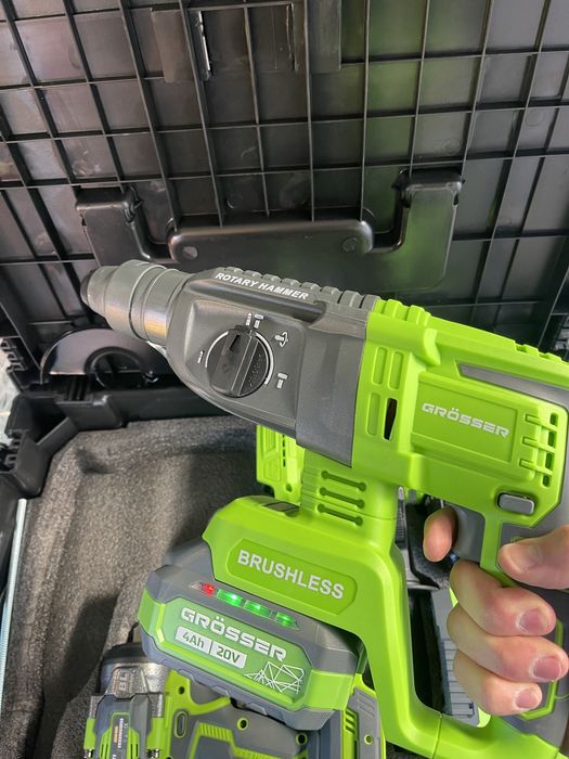 Набір інструментів! Шурп. на 52ни, Перф. 2,8дж, Болг 8000об/хв Гк500нм