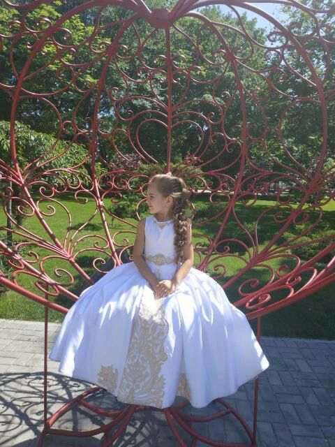 Плаття нарядне ( випускне, бальне)