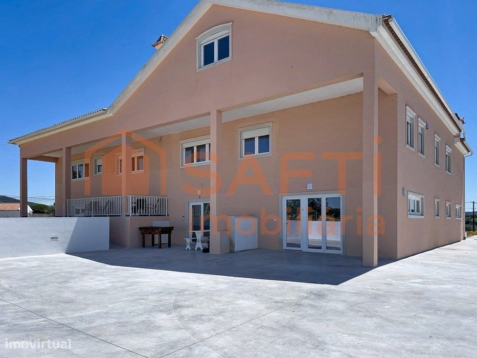 Apartamento T2 Novo com espaço exterior no Turcifal