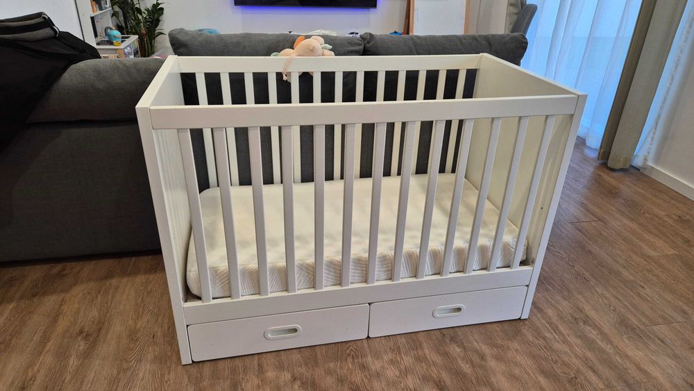 Berço IKEA Stuva com gavetas, colchao e guarda de grades