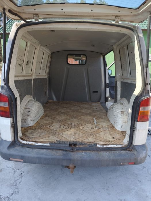 Sprzedam VW transporter T5 1.9 TDI