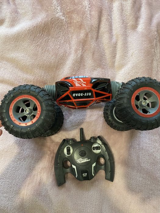 Машинка на радіоуправлінні