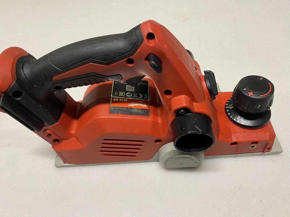 Strug Akumulatorowy Milwaukee M18 BP