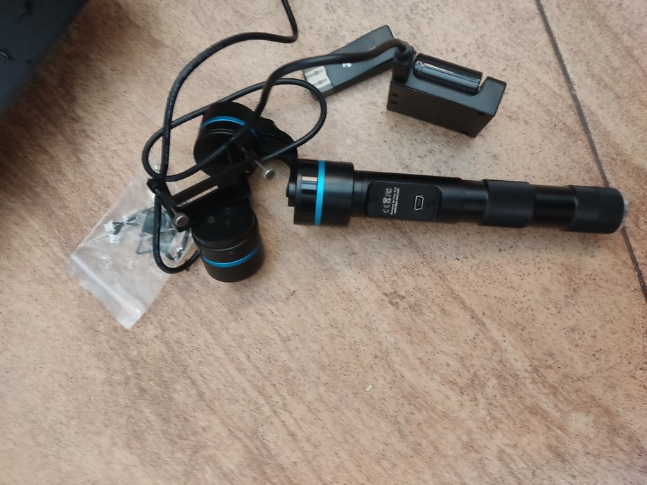Handheld steady gimbal 3 Axis feiyutech z akcesoriami
