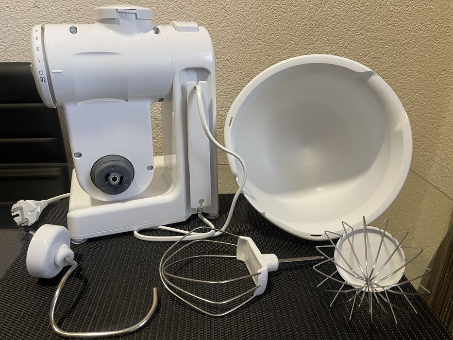 Кухонний комбайн планетарний міксер Bosch MUM4405