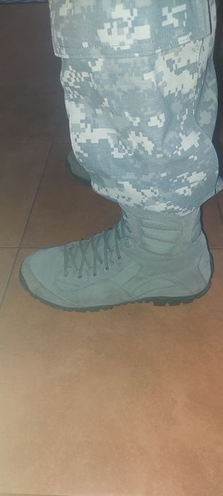 берці військові  Vibram