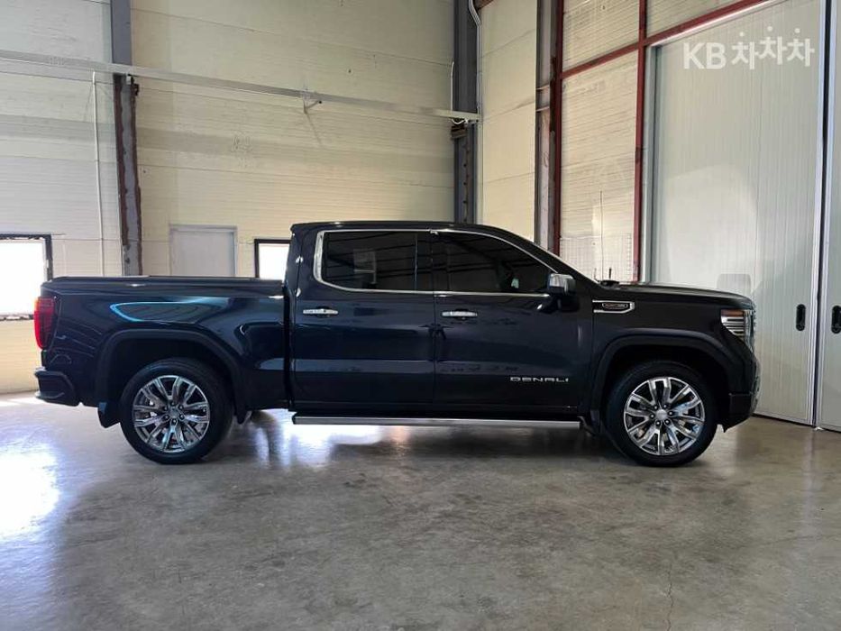 2023 GMC Sierra можна придбати на фонд або під УБД