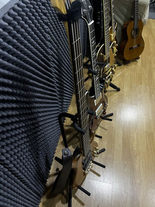 Baixo custom bass hk hardware dourado