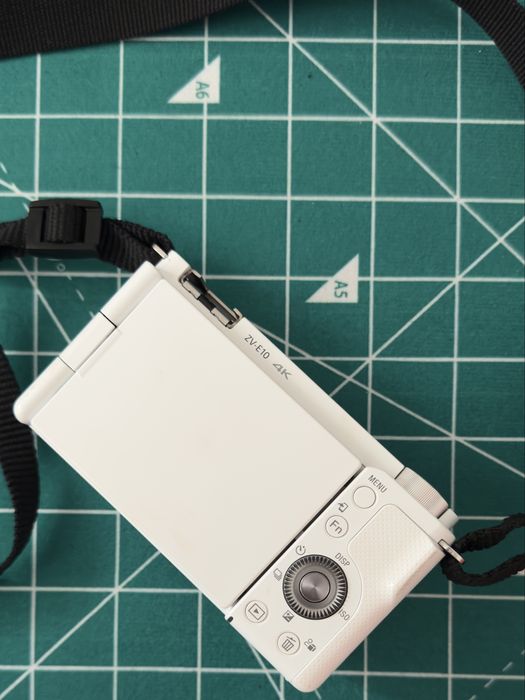 Sony ZV-E10 Corpo