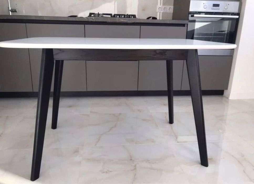 Стіл кухонний