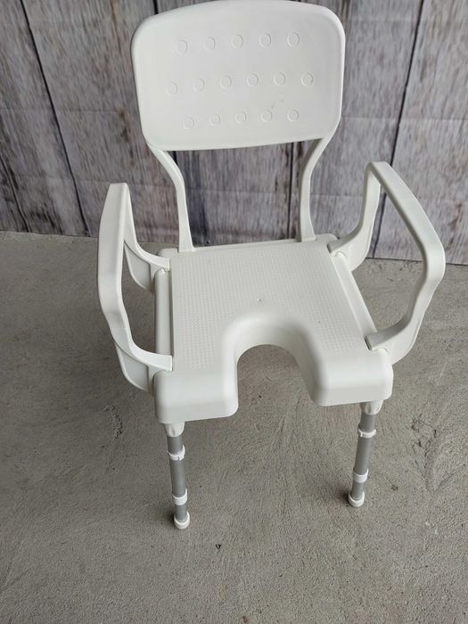 krzesełko toaletowe  /  707