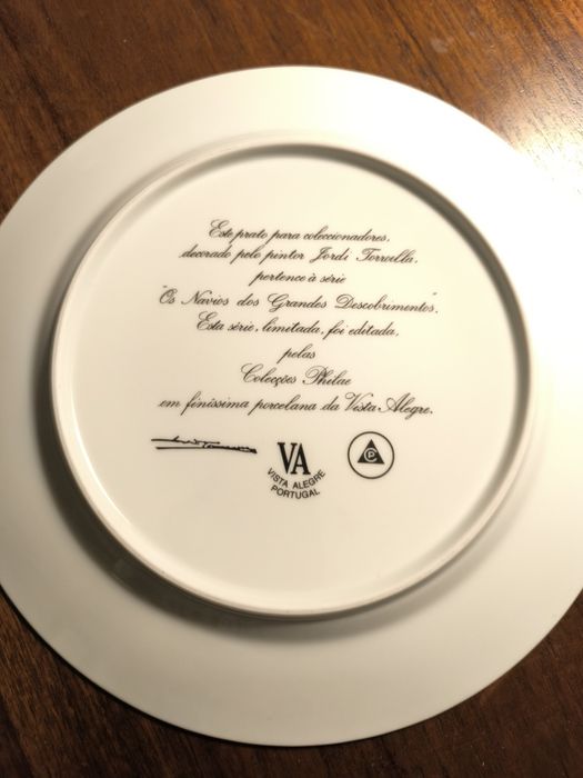 Prato de porcelana da  coleção Os navios dos Grandes Descobrimentos (Vista Alegre)
