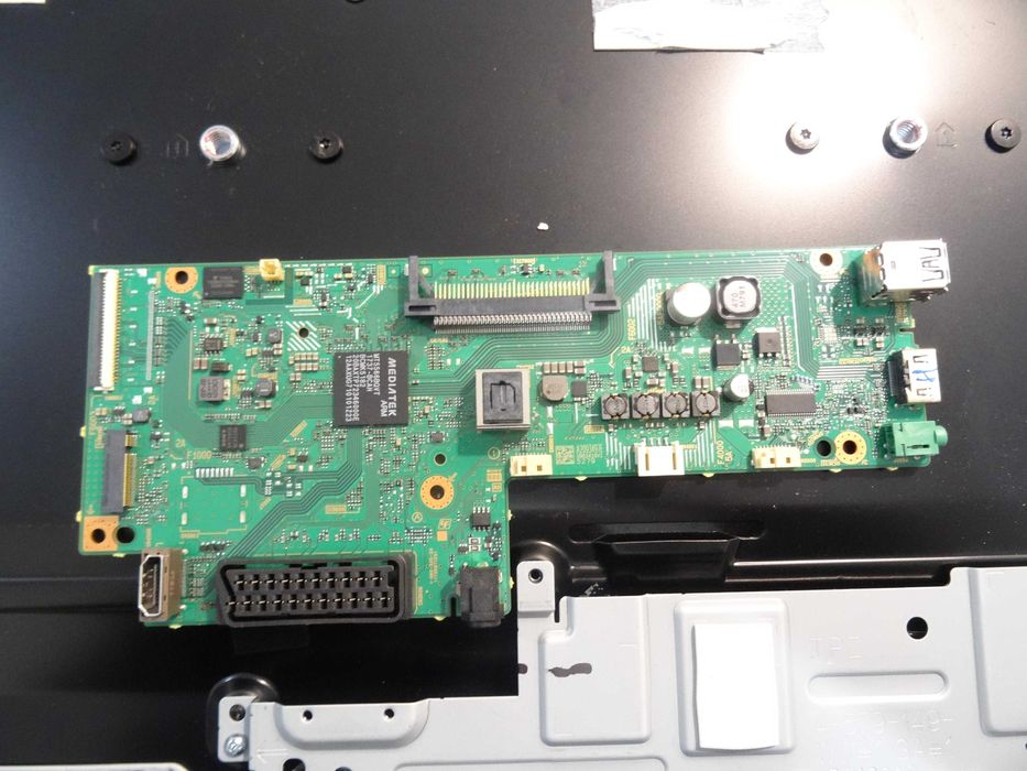Sony KDL-32RD433. Розбитий. На розбирання. 1-980-335-23 (173587123)