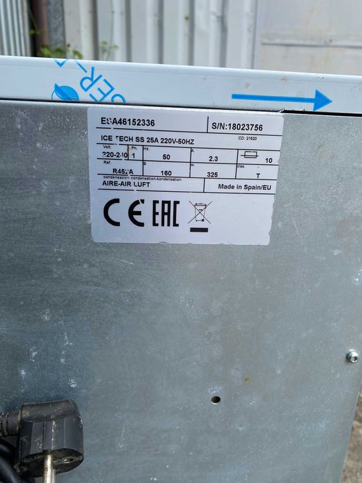 Професійний льодогенератор Ice Tech SS25A.