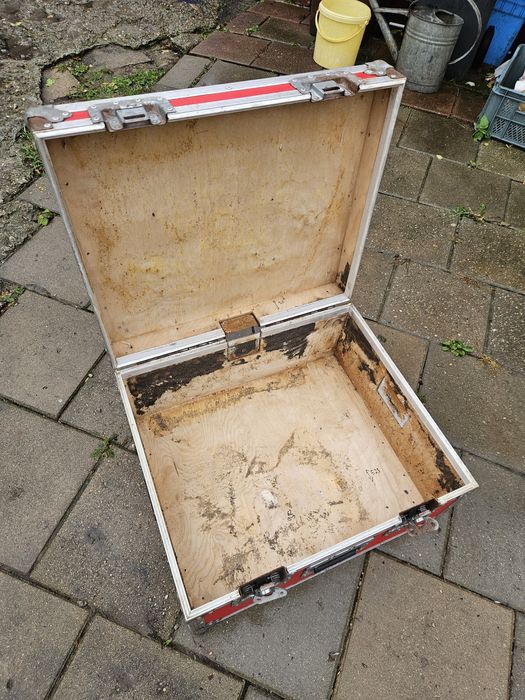 CASE / skrzynia transportowa