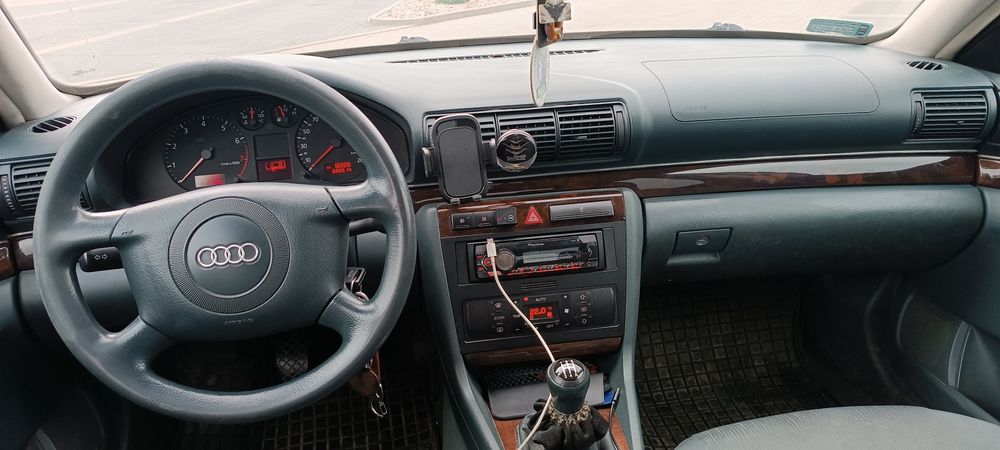Sprzedam Audi A4B5 1.8T polift