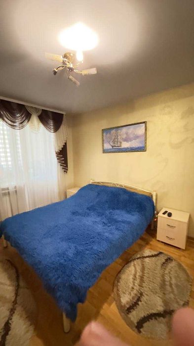Продаётся 3-ком квартира с автономным отоплением +2 гаража, р-н ЖД