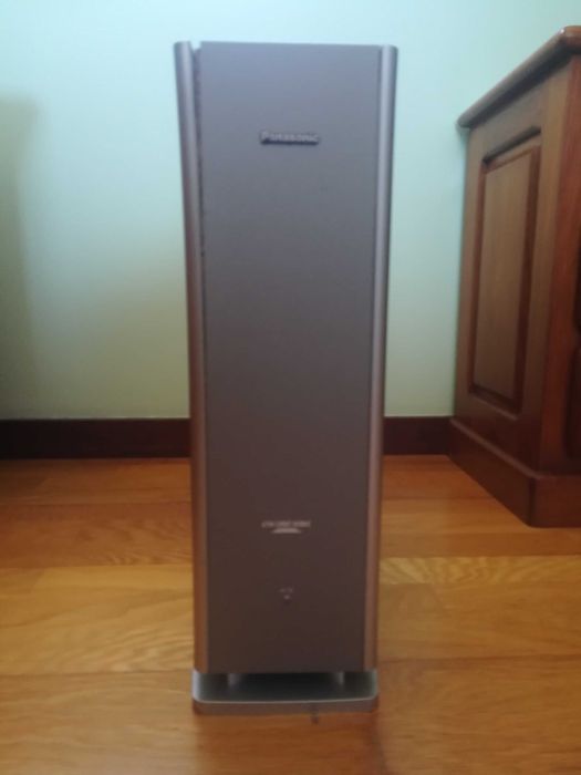 Leitor DVD Panasonic com sistema de som 5.1 sourond