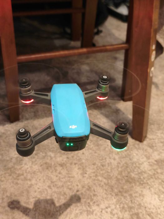 Dron DJI Spark komplet i 3 baterie