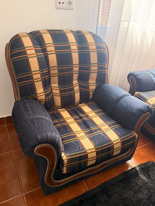 Sofá cama e 2 poltronas/cadeirões