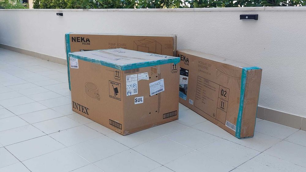 Jacuzzi Insuflável INTEX - 4 Pessoas