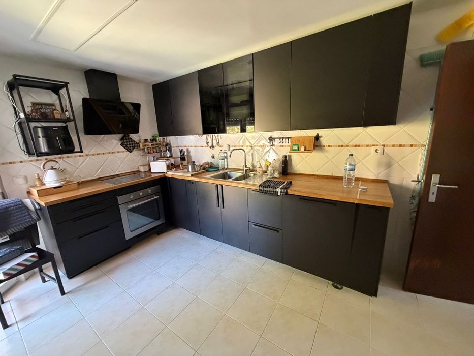 Aluga-se  quarto para estudantes em Setúbal-375€  tudo incluído