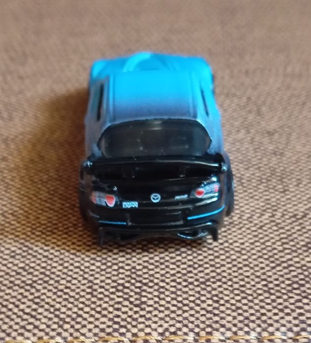 Hot Wheels 2004 Mazda RX8.