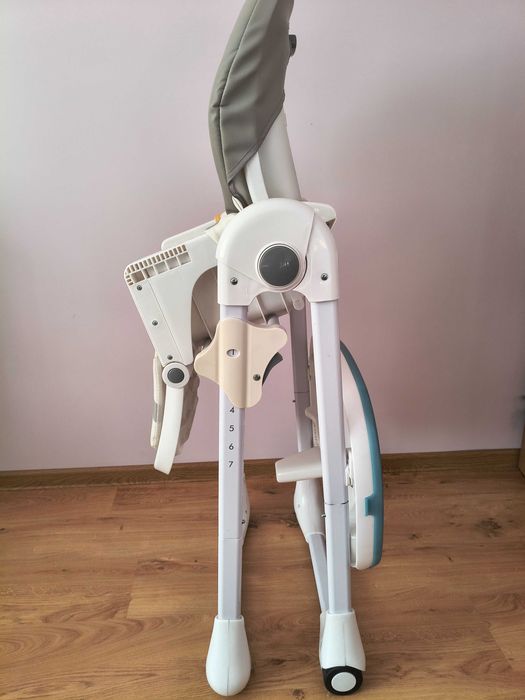 Krzesło  Kinderkraft do karmienia dziecka