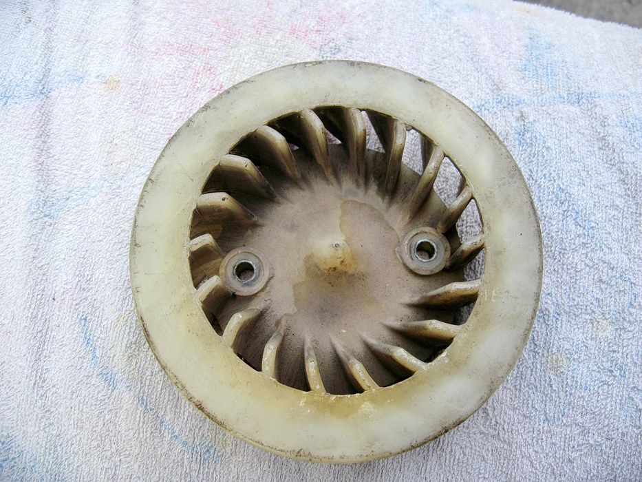 Крыльчатка генератора  на скутер Honda Lead AF20 -HF05.