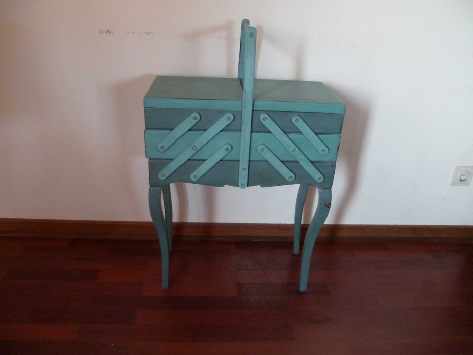Movel de arrumaçao de costureira vintage