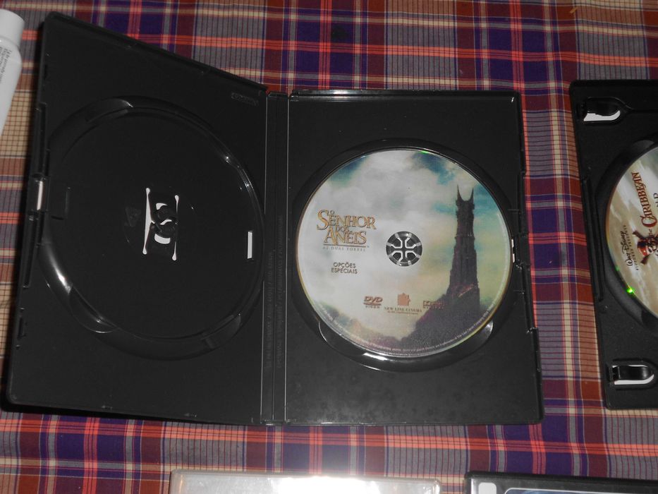 DVD diversos low-cost Lost, quick fliks, piratas caraibas, etc
