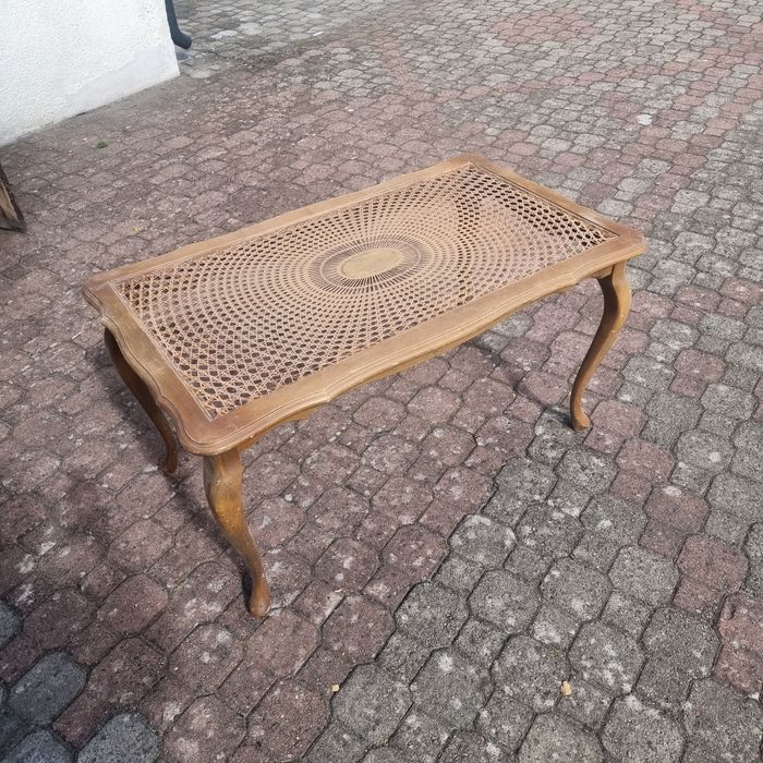 Stolik kawoy w stylu ludwikowskim