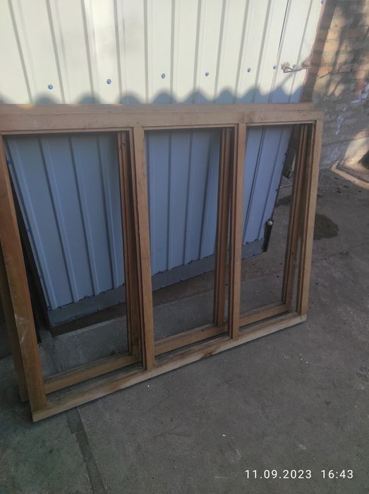 Деревянные окна под простые стекла