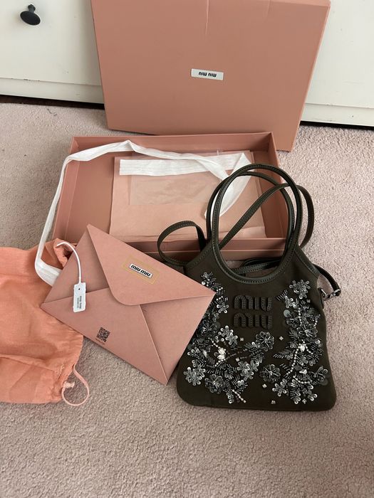 Mala mão /tira colo miu miu