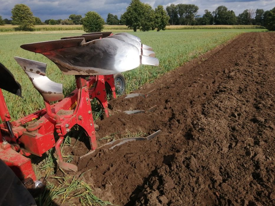 Pług 3 skibowy obrotowy NIEMEYER