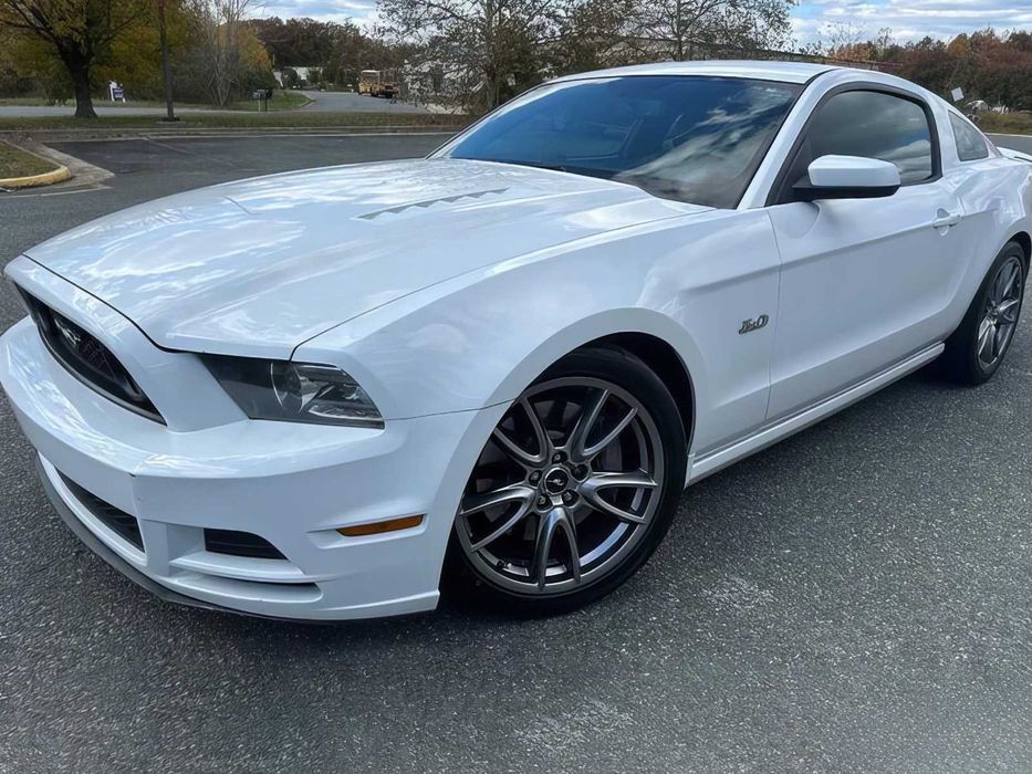 Ford Mustang GT      2014