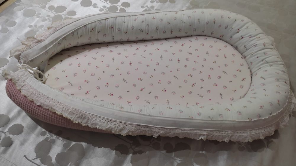 Ninho e base/colchão muda fraldas para bebé