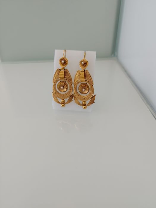 Brincos em ouro de 19,2kt