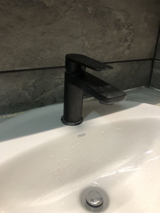Torneura wc em preto