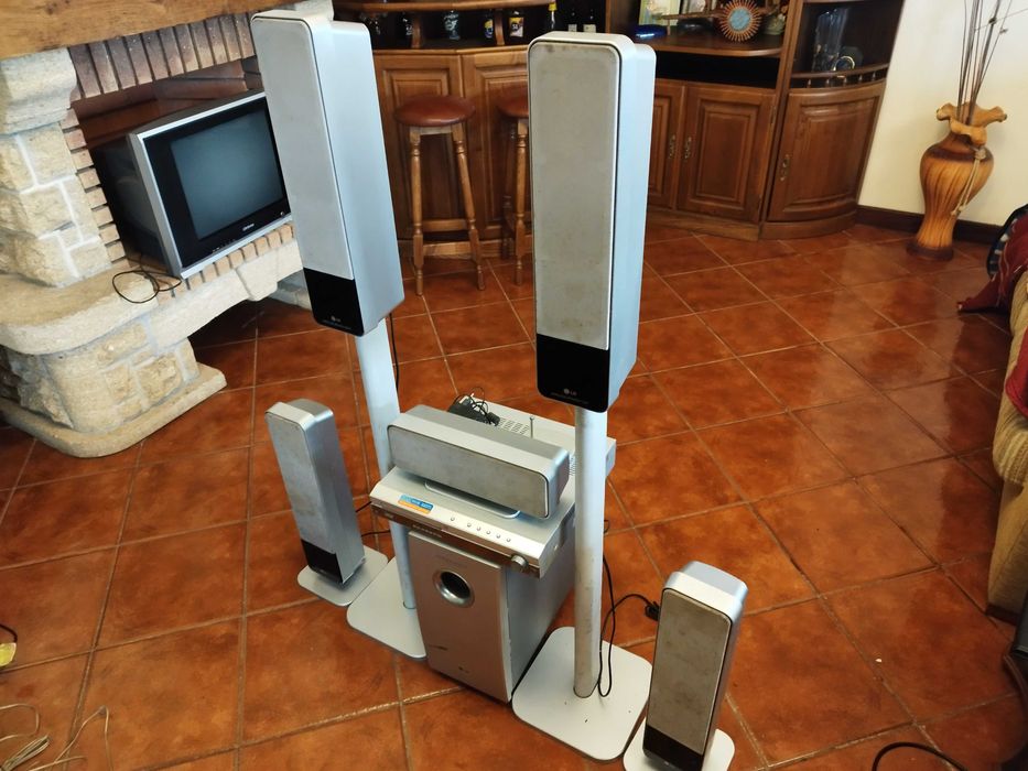 Home cinema em bom estado