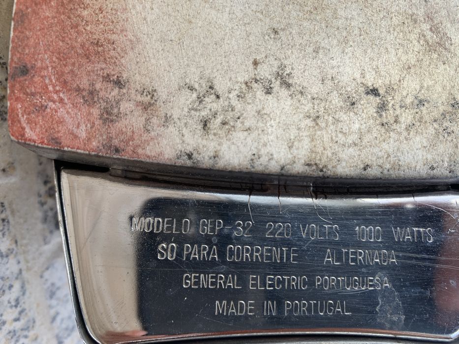 Ferro de passar antigo General Electric Portuguesa