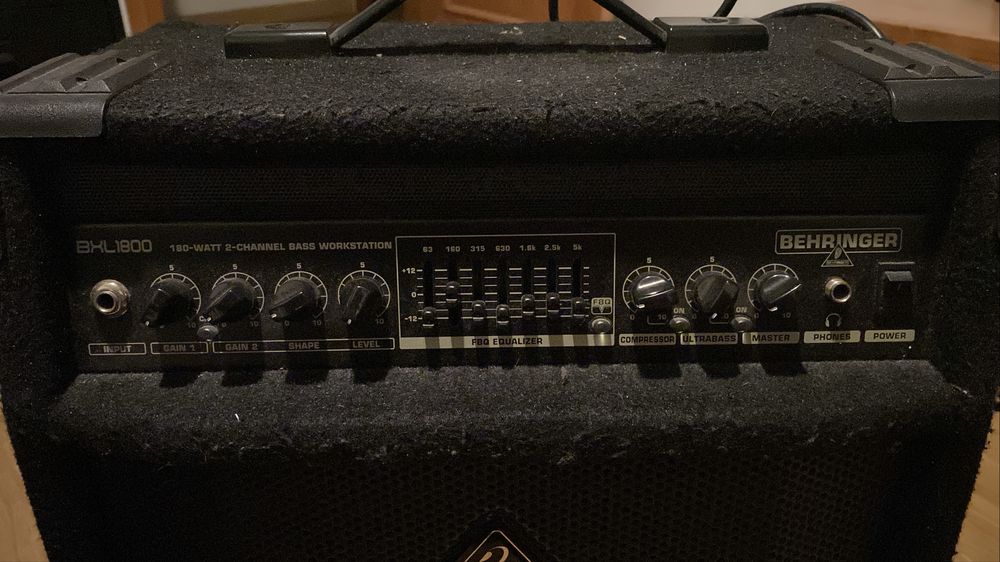 Behringer BXL1800 Ultrabass Amplificador de Baixo