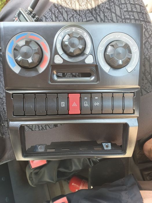 Panel sterujacy z pokrętłami iveco daily v