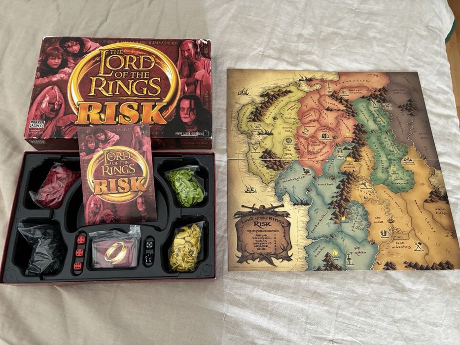 Lord of the Rings Risk Board Game (2002)