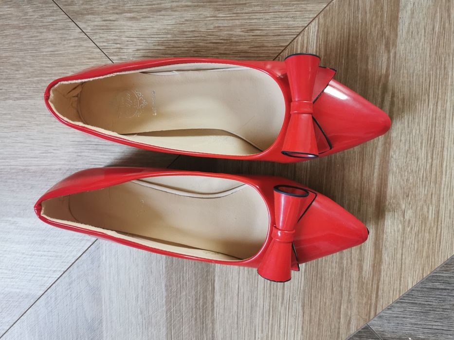 Półbuty damskie lakierki