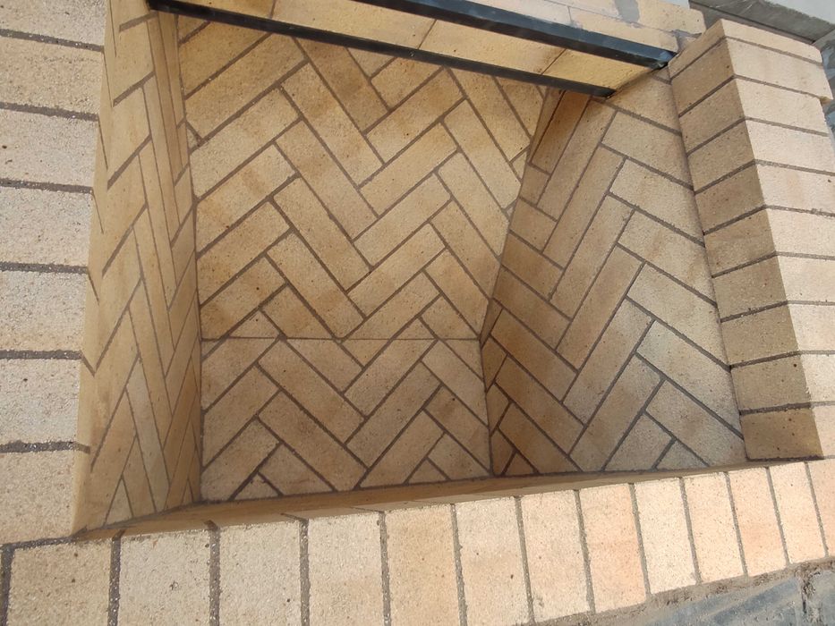 Kominek otwarty palenisko szamotowe otwarte Warszawa z cegły zdun