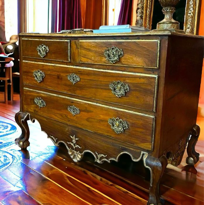 FANTÁSTICA CÓMODA D. JOSÉ (1750a1777)